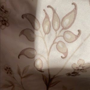 Meet your Posher, Lamis